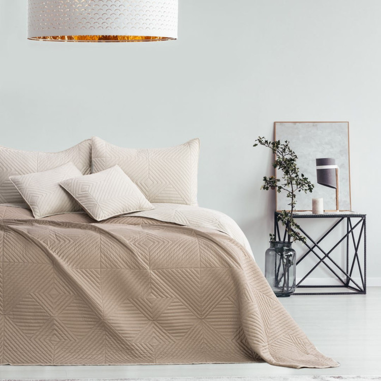 Narzuta na łóżko pikowana 240x260 Softa dwustronna beż/cappuccino Narzuta na łóżko pikowana 240x260 Softa dwustronna beż/cappuccino