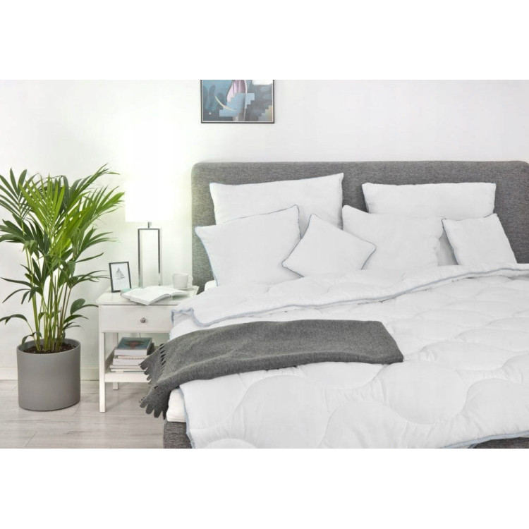 Kołdra de lux 160x200 całoroczna gruba 4 pory roku antyalergiczna Kołdra de lux 160x200 całoroczna gruba 4 pory roku antyalergiczna