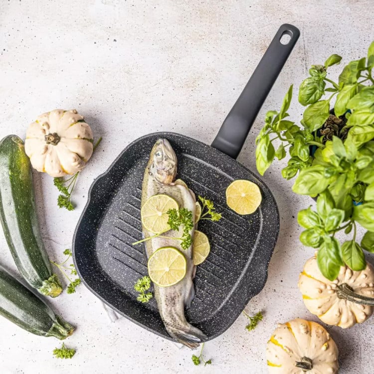 Patelnia grillowa kwadratowa 28 cm z powłoką marmurkową Klausberg KB 7662
