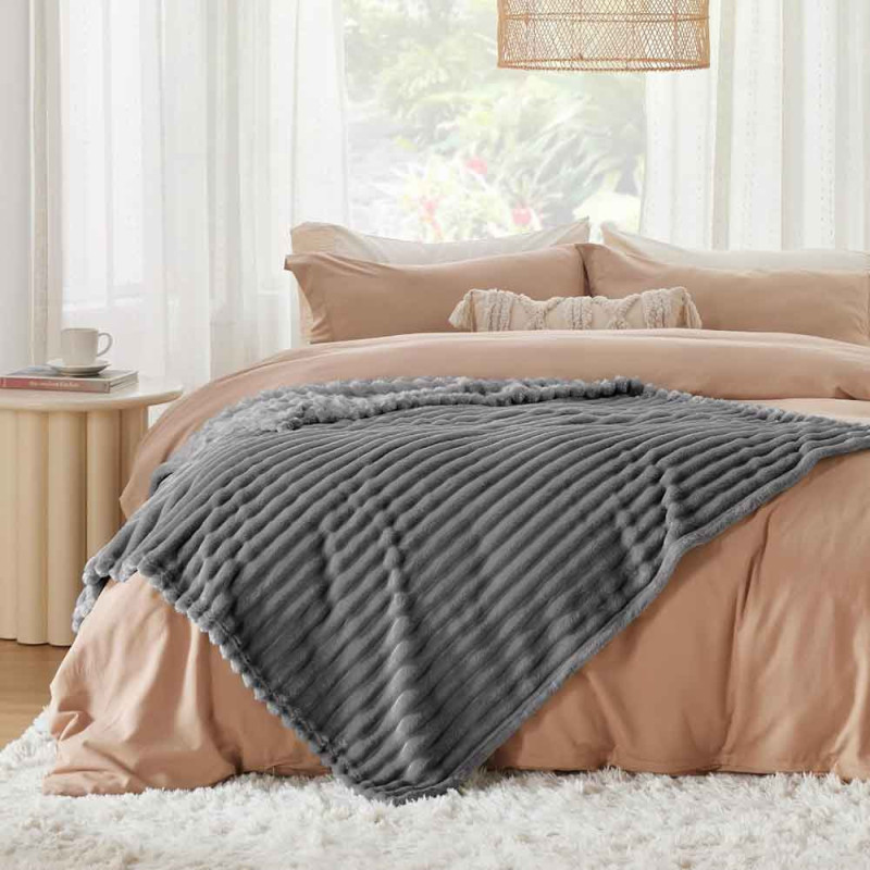 Koc ciemno szary 200x220 cm mikrofibra Cotton World miękki ciepły pled narzuta na łóżko