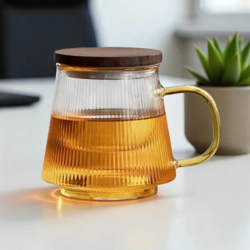 Szklanka z zaparzaczem do herbaty i naparów ziołowych z pokrywką 480 ml Tragar