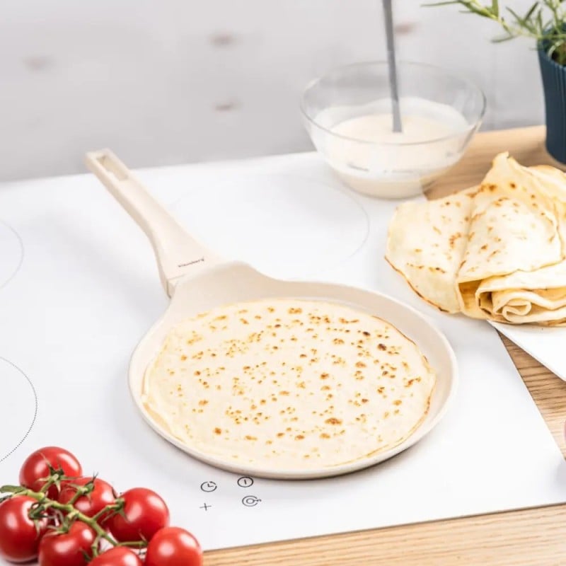 Patelnia do naleśników 24 cm z powłoką marmurową nieprzywierająca kremowa indukcja gaz Klausberg